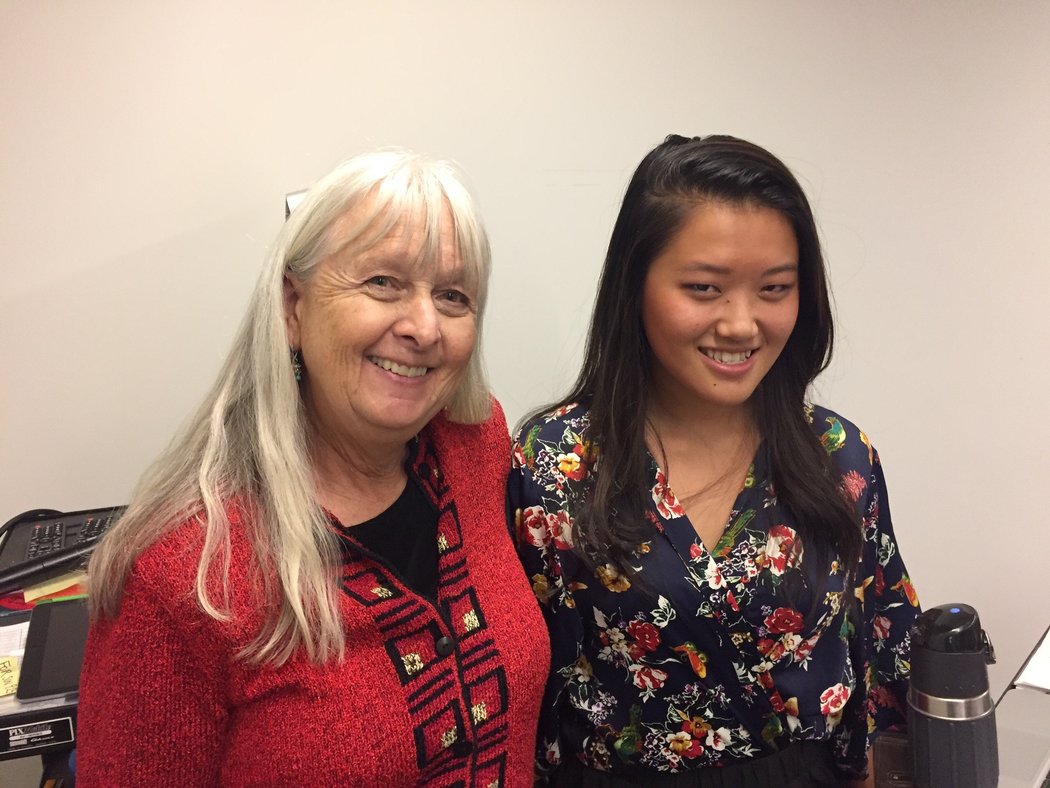 2016年,玛雅和美国养母梅丽莎。